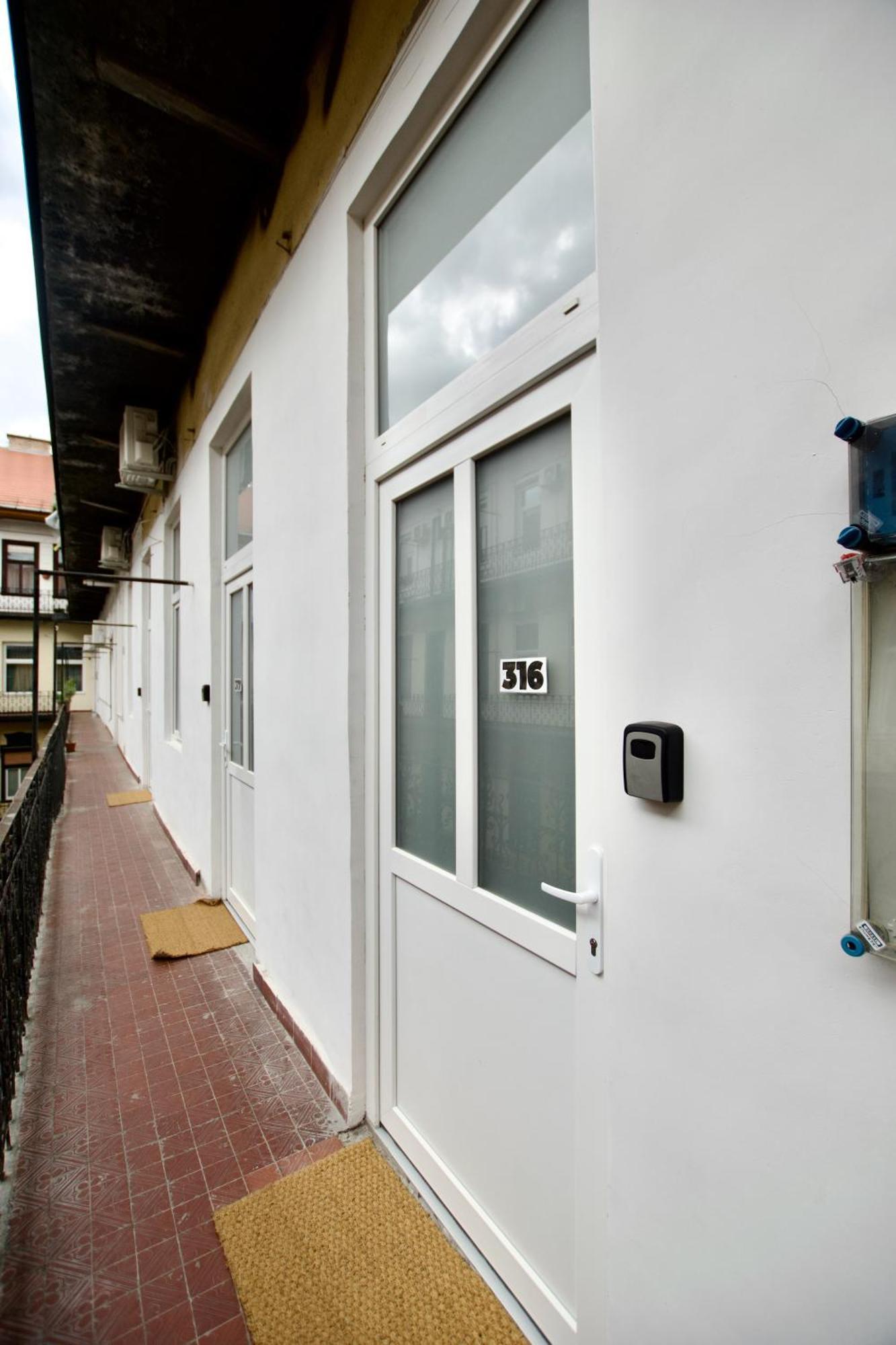 Studio Apartments By Hi5- Cozy Studio Budapeste Exterior foto
